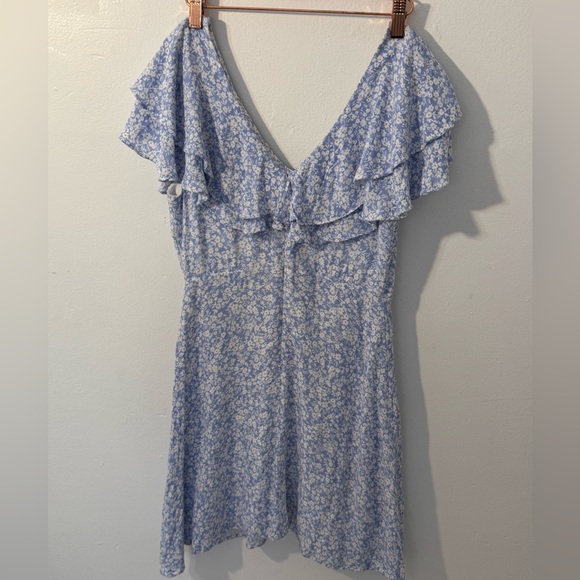 Altar’s State babydoll dress size SMALL light blue with white floral print v-cut - Picture 2 of 5
